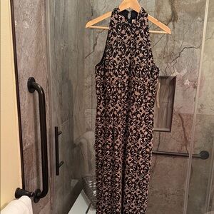Chic Black and Cream Patterned Maxi Dress